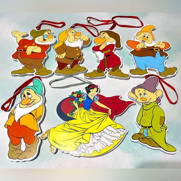 WALT DISNEY’S VTG 80s SNOW WHITE AND THE SEVEN DWARFS CHRISTMAS ORNAMENTS 7 - Picture 1 of 10